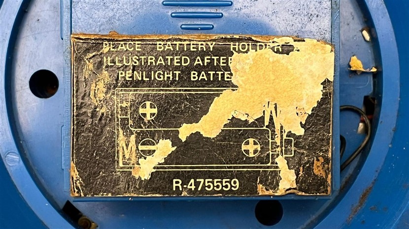 1970 RETRO RADIO  MAVİ UFO UZAY GEMİSİ FOMRUNDA PİLLİ RADYO