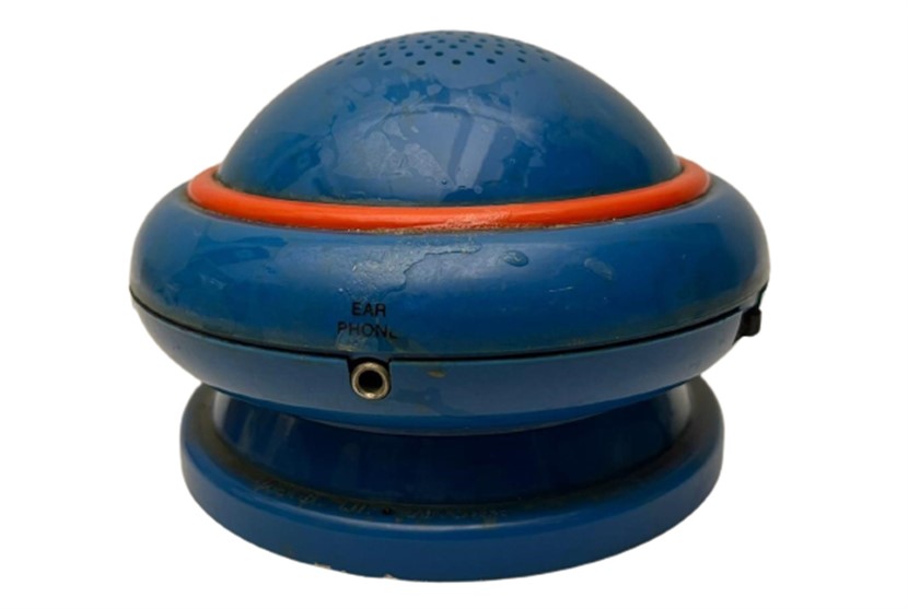 1970 RETRO RADIO  MAVİ UFO UZAY GEMİSİ FOMRUNDA PİLLİ RADYO