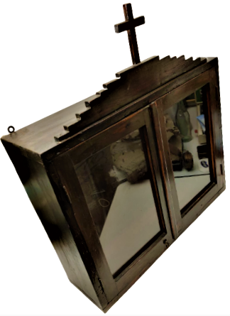 1930 ÜZERİ HAC EL YAPIMI İKONA DUA DİNSEL OBJE KOYULAN AHŞAP DOLAP CİFT CAM CERCEVE KAPILI KOMPLE MASİF