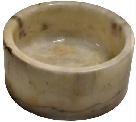 KREM RENKDE DAMARLI MARMARA MERMER İNDEN YAPILMIŞ  DAİRESEL FORMDA MASA ÜZERİ KÜLLÜK