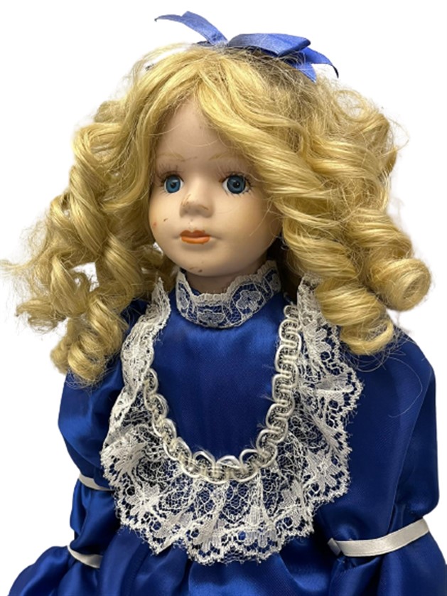 ELİ YÜZÜ PORSELEN VE EL BOYAMA YAPIMI EL DİKİM KUMAŞ ELBİSELİ YÖRESEL OYUNCAK KIZ COCUK BEBEK