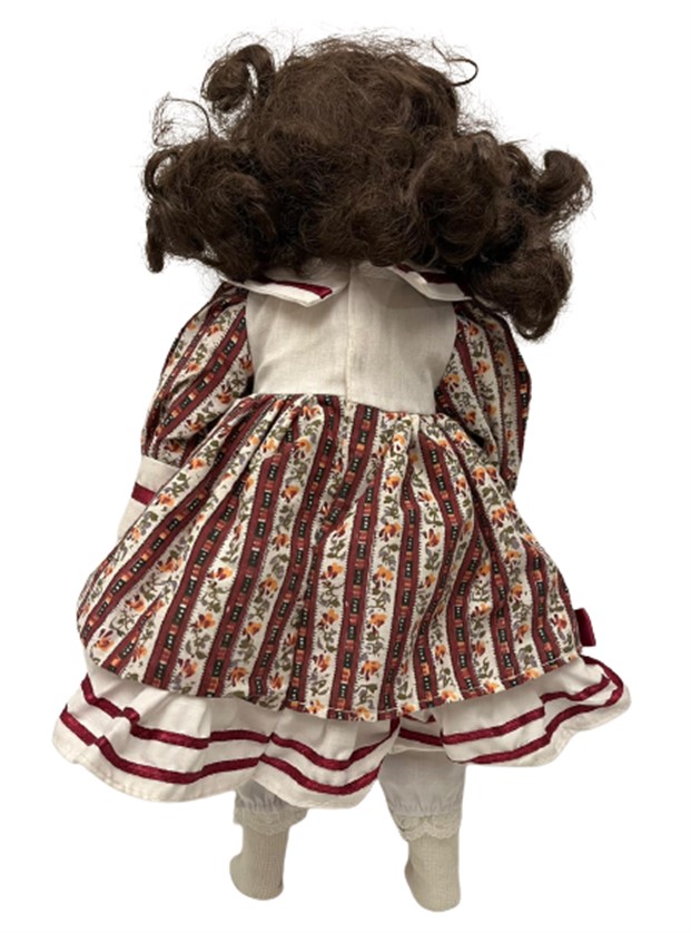 ELLERİ YÜZÜ PORSELEN VE EL BOYAMA YAPIMI EL DİKİM ELBİSELİ YÖRESEL OYUNCAK KIZ COCUK BEBEK