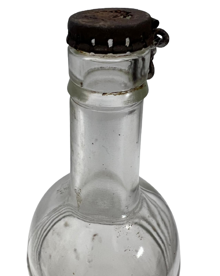 1940 BURNETT'S WHITE SATIN  GIN LONDON CIN CAM BEYAZ ÜZERİ KABARTMALI YAZI METAL KİLİTLİ KAPAK