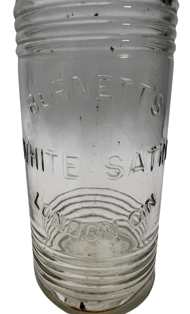 1940 BURNETT'S WHITE SATIN  GIN LONDON CIN CAM BEYAZ ÜZERİ KABARTMALI YAZI METAL KİLİTLİ KAPAK
