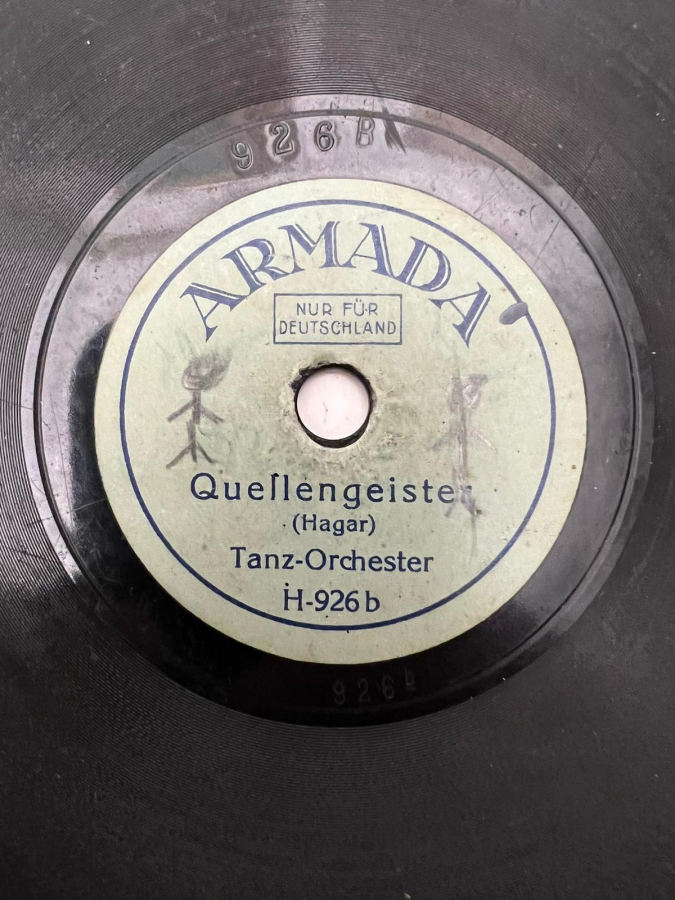 AMELİE GEHT MIT'N GUMMİKAVALİER TANZ ORCHESTER - QUELLENGEİSTER TANZ ORCHESTER 78 DEVİR TAŞ PLAK