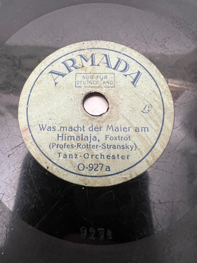 DİE KLEİNE ROSA POLKA TANZ ORCHESTER - WAS MACHT DER MAİER AM HİMALAJA FOXTROT TANZ - ORCHESTER 78 DEVİR TAŞ PLAK