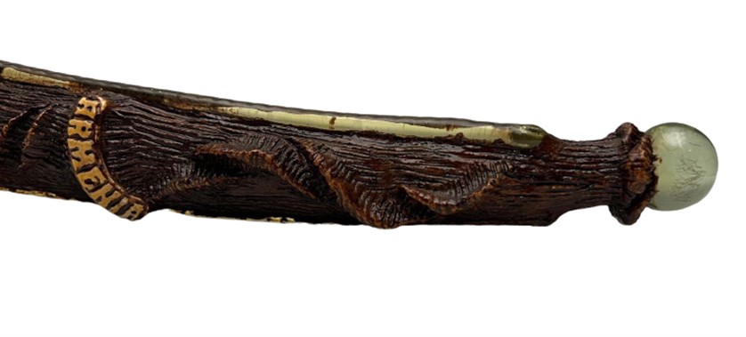 ARARAT ERMENIA KILIÇ ŞEKLİNDE ÜZERİ  İŞLEMELI ACILMAMIŞ KAPALI KONYAK ŞİŞESİ