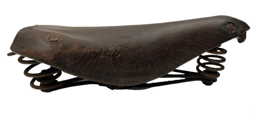 BROOKS GENT'S B73 MODEL KÖSELE BİSİKLET  SELE KOLTUĞU YAYLARINDA KIRIK VARDIR