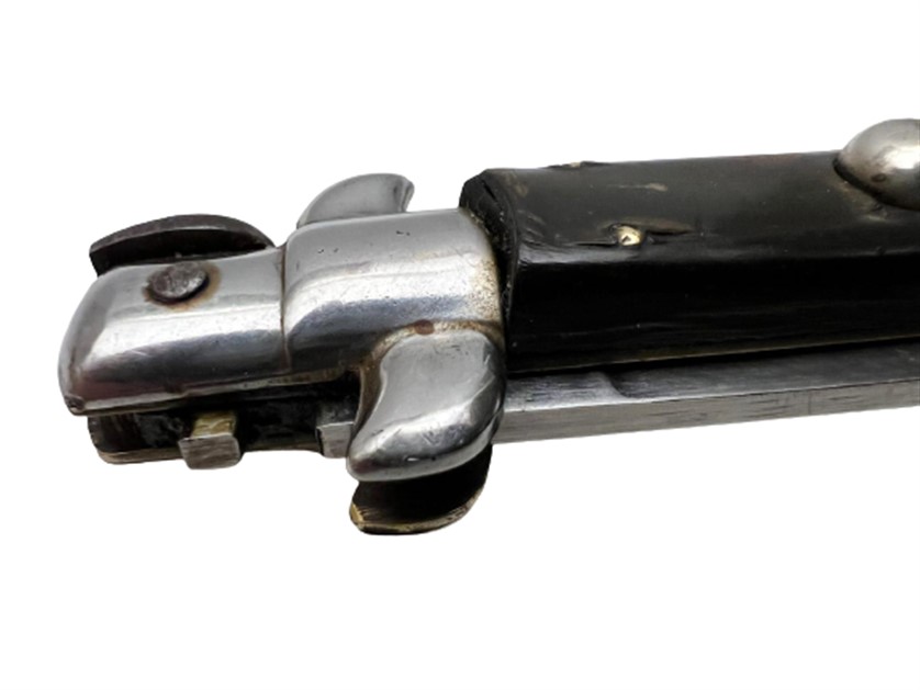 1970 ORİJİNAL KENDİ KILIFINDA BOYNUZ SAPLI OTOMATİK EMNİYET KİLİTLİ SUSTALI İTALYAN TARZ STİLETTO 