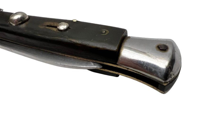 1970 ORİJİNAL KENDİ KILIFINDA BOYNUZ SAPLI OTOMATİK EMNİYET KİLİTLİ SUSTALI İTALYAN TARZ STİLETTO 