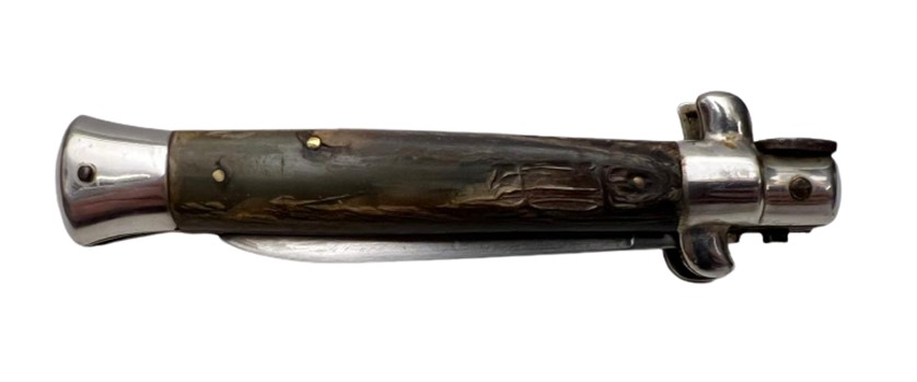 1970 ORİJİNAL KENDİ KILIFINDA BOYNUZ SAPLI OTOMATİK EMNİYET KİLİTLİ SUSTALI İTALYAN TARZ STİLETTO 