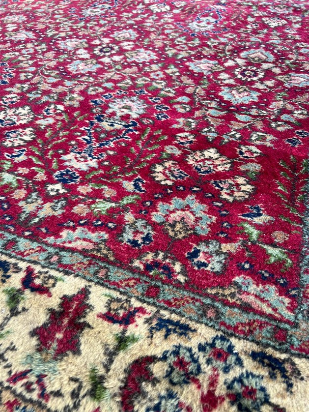 MANİSA DEMİRCİ YÖRESİ EL DOKUMA KÖK BOYA  KIRMIZI TONLAR AGIRLIKLI  YÜN HALI