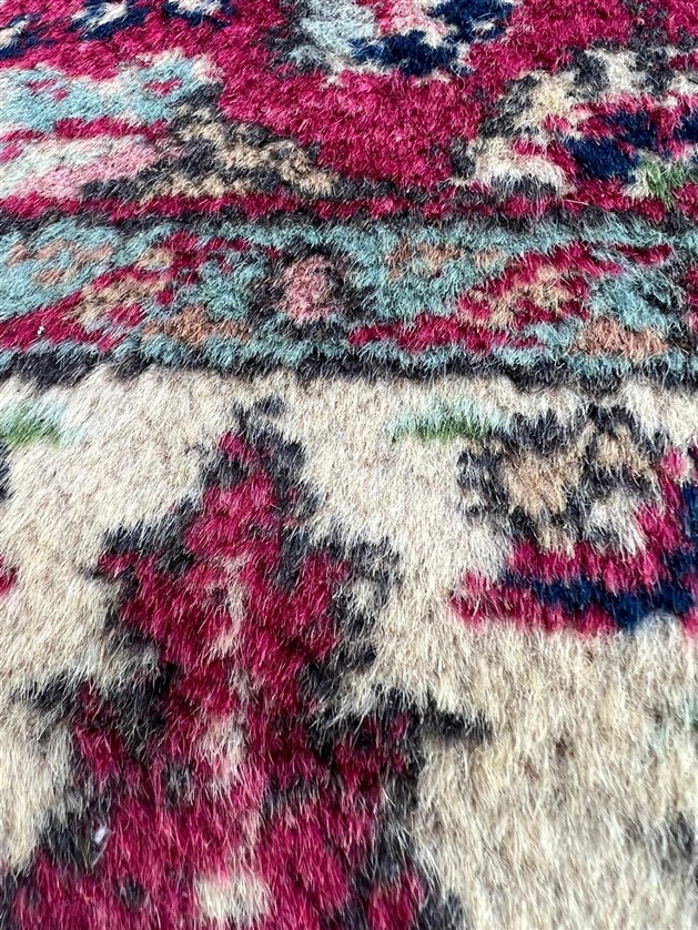 MANİSA DEMİRCİ YÖRESİ EL DOKUMA KÖK BOYA  KIRMIZI TONLAR AGIRLIKLI  YÜN HALI