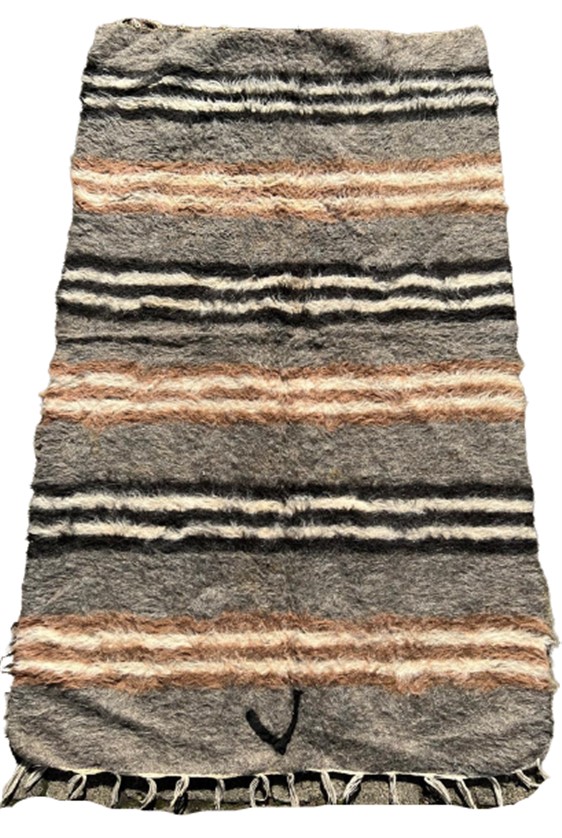 EL DOKUMA SİİRT TİFDİK KECİSİNİN KILINDAN DOKUNMUŞ NAMAZLIK SECCADE 