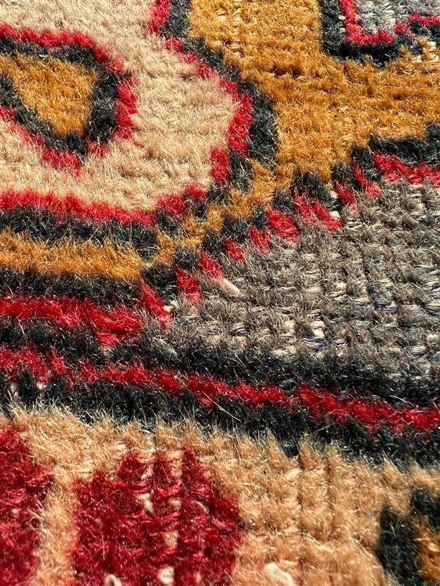 1950 AVANOZ EL DOKUMA  KÖK BOYA YÜN KİLİM CANLI RENKLER KENAR KISMI KESİLMİŞ 