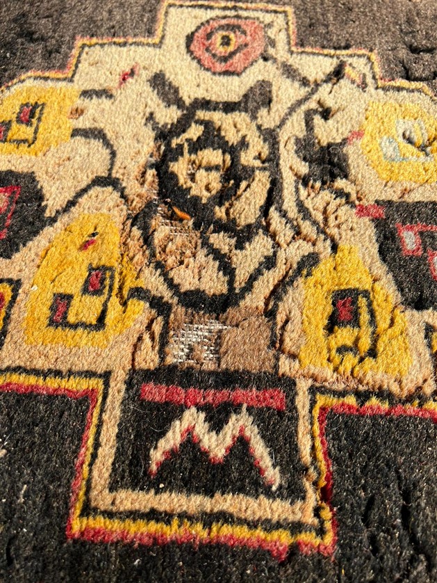 TAMAMI EL DOKUMA KÖK BOYA UFAK BOYDA KİLİM SEDİR ÜZERİ 