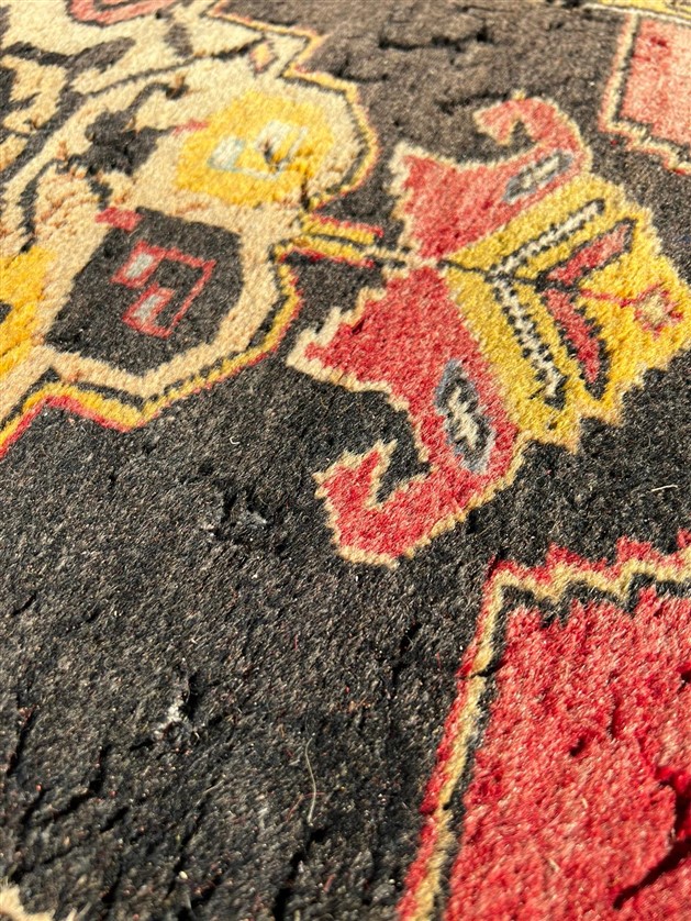 TAMAMI EL DOKUMA KÖK BOYA UFAK BOYDA KİLİM SEDİR ÜZERİ 