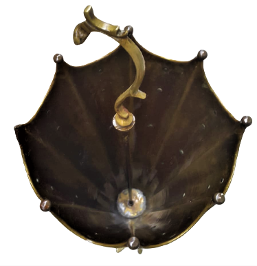 1970 PİRİNC ÜZERİ KABARTMA DÖKÜM ASLAN BAŞLARIYLA BEZELİ TUTMA YERİ  YILAN FORMUNDA TASARLANMIŞ  KAPI GİRİŞLERİNDE KULLANILAN ŞEMSİYELİK