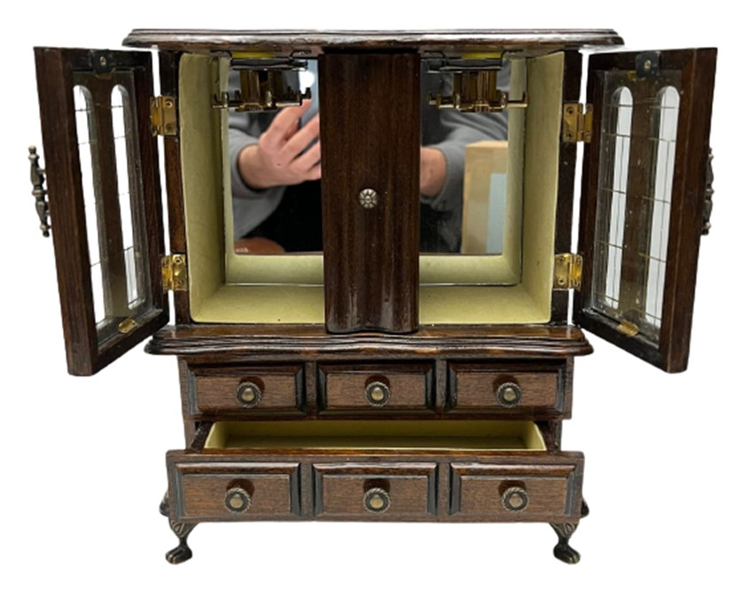 UFAK BOYDA MASİF AYNALI ÇEKMECELİ METAL AYAKLI EL YAPIMI MAKYAJ MASASI ÜZERİ MÜCEVHERLİK