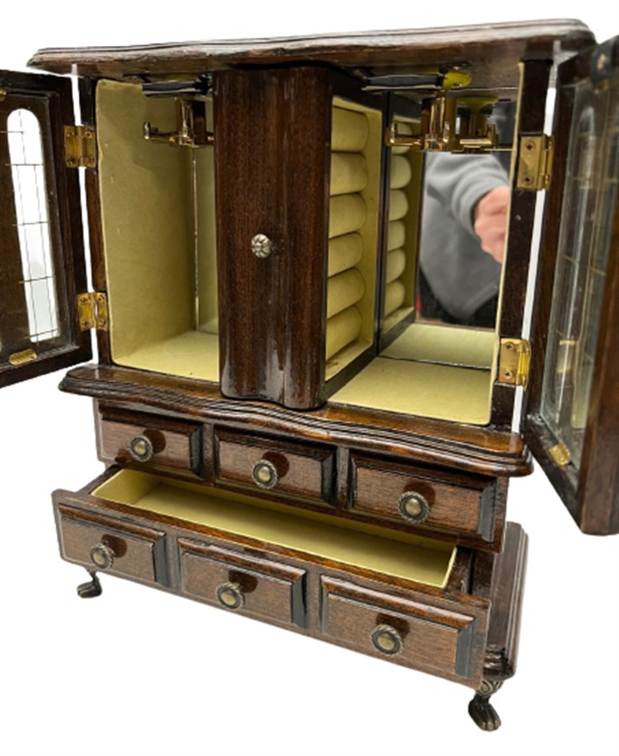 UFAK BOYDA MASİF AYNALI ÇEKMECELİ METAL AYAKLI EL YAPIMI MAKYAJ MASASI ÜZERİ MÜCEVHERLİK