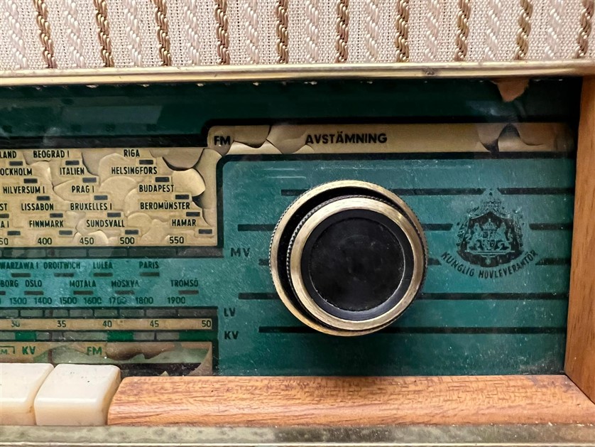 1958 NORNAN 1801 FM RADIO TYP 1801 AHŞAP KASA CAM KADRAN ORJİNAL FM BANTLIDIR LAMBALI ÖNDEN TUŞLU BAS TİZ KONTROLLU SÜPER RADYO 