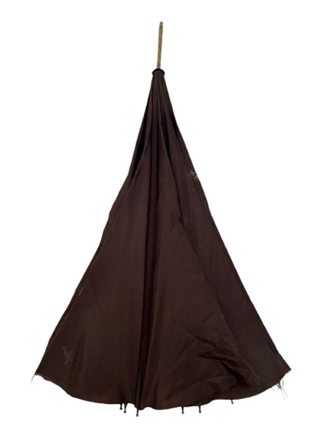 1920GÜMÜŞ İŞLEMELİ UZUN KİBAR SAPLI ÜZERİ FUL İŞLEME GÜNEŞ VE YAGMURDA KULLANILAN ŞEMSİYE 10 CUBUK TELLİ 