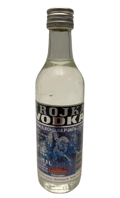 TROJKA VODKA 100 ML MİNYATÜR İÇKİ VODKA ŞİŞESİ KAPAGI ACILMAMIŞ DOLU KOLEKSİYON