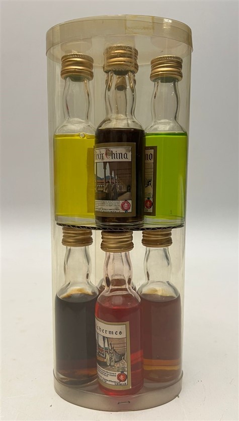 CERTOSA   LİQUOR  FARMETA 25 ML MİNYATÜR İÇKİ LİKÖR ŞİŞESİ KAPAGI ACILMAMIŞ DOLU 8 Lİ EKSİKSİZ TAM KOLEKSİYON 