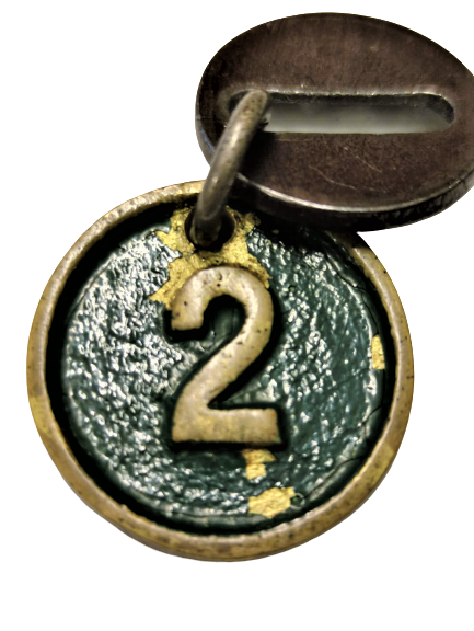 HOTEL ODA KAPI PİRİNC ANAHTARLIK VE ANAHTAR 2 NUMARALI ESKİ HOTEL ODASI KAPI  ANAHTARI