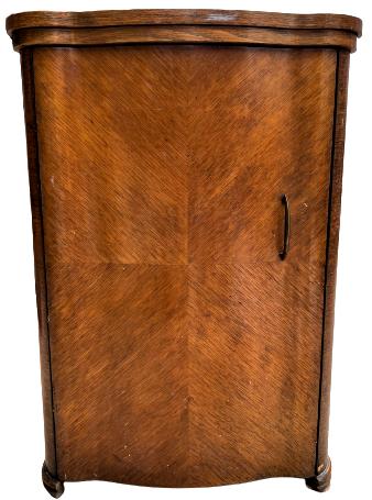 1960 NECCHİ BF SERİE MIRA DOLAPLI MASİF AHŞAP KASA METAL AYAKLI VE MOTORLU DİKİŞ EL MAKİNASİ İTALİA