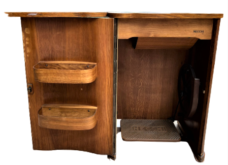 1960 NECCHİ BF SERİE MIRA DOLAPLI MASİF AHŞAP KASA METAL AYAKLI VE MOTORLU DİKİŞ EL MAKİNASİ İTALİA