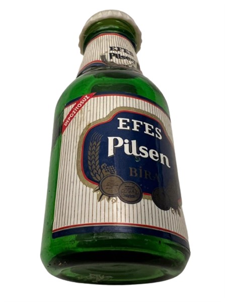 EFES PİLSEN YEŞİL CAM KAPAKLI BİRA ŞİŞESİ ŞEKLİNDE MİNYATÜR TUZLUK VE KARABİBERLİK