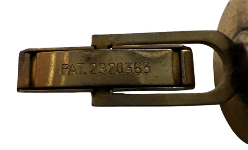 1950 NATO  BİRLEŞMİŞ MİLLETLER SİMGELİ SICAK MAVİ RENKDE MİNELİ PİRİNÇ ÇİFT KOL DÜĞMESİ MANŞET  PAT.2920363