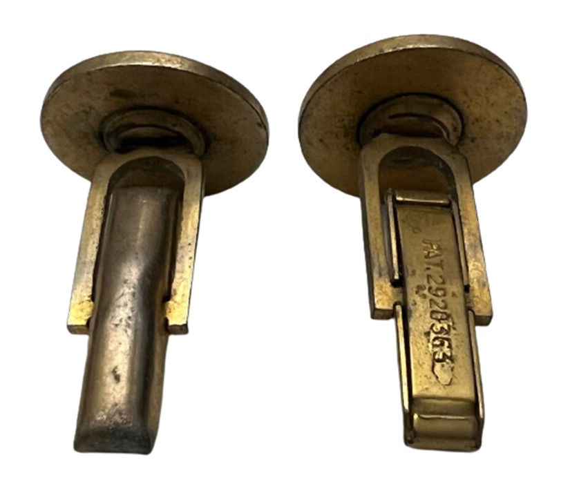 1950 NATO  BİRLEŞMİŞ MİLLETLER SİMGELİ SICAK MAVİ RENKDE MİNELİ PİRİNÇ ÇİFT KOL DÜĞMESİ MANŞET  PAT.2920363