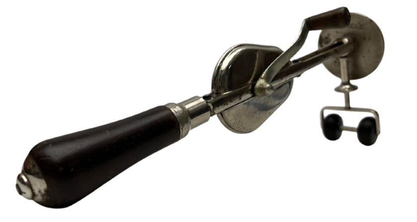 1906 VEEDEE VİBRATORY MASSAGE AHŞAP KOLLU MEDİKAL ÇARKLI TİTREŞİM VEREN MASAJ ALETİ MÜZELİK KOLEKSİYONDUR