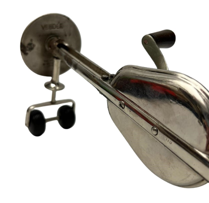 1906 VEEDEE VİBRATORY MASSAGE AHŞAP KOLLU MEDİKAL ÇARKLI TİTREŞİM VEREN MASAJ ALETİ MÜZELİK KOLEKSİYONDUR