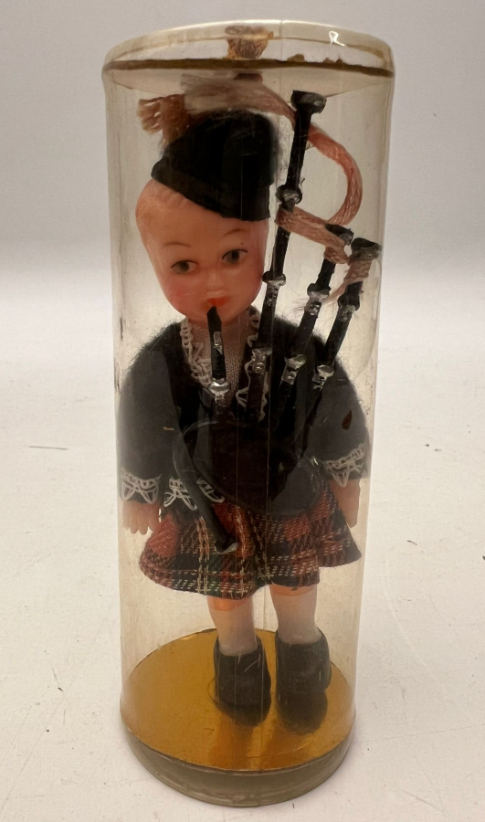 KOLEKSİYONLUK HAREKETLİ GÖZLÜ KIYAFETLERİ EL YAPIMI OYUNCAK ELBİSELİ YÖRESEL BEBEK