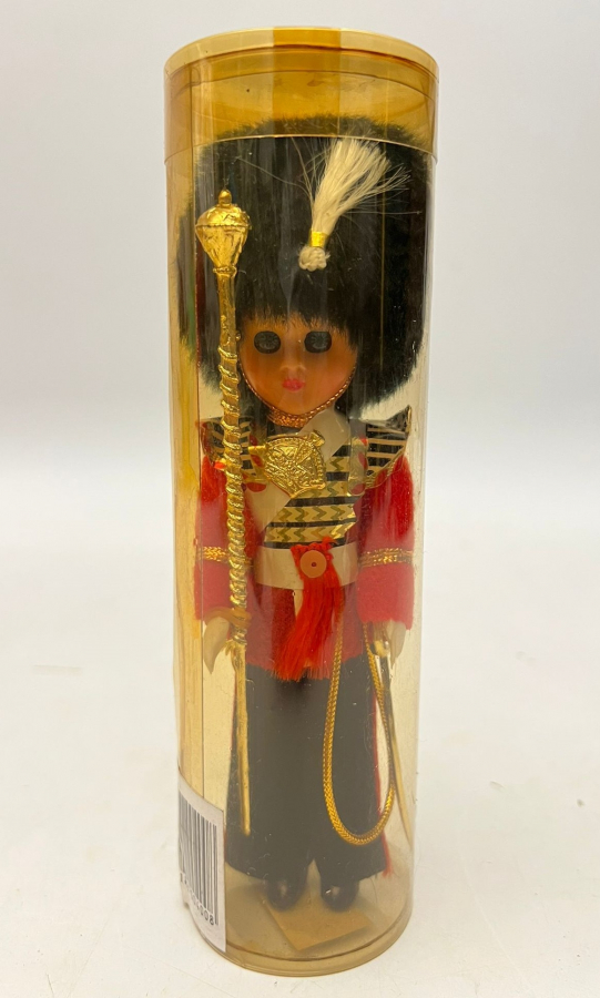 KOLEKSİYONLUK HAREKETLİ GÖZLÜ KIYAFETLERİ EL YAPIMI OYUNCAK ELBİSELİ YÖRESEL BEBEK