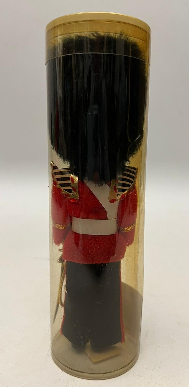 KOLEKSİYONLUK HAREKETLİ GÖZLÜ KIYAFETLERİ EL YAPIMI OYUNCAK ELBİSELİ YÖRESEL BEBEK