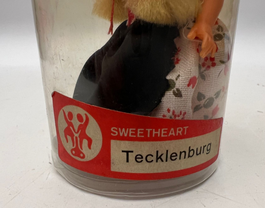 KOLEKSİYONLUK HAREKETLİ GÖZLÜ KIYAFETLERİ EL YAPIMI OYUNCAK ELBİSELİ YÖRESEL BEBEK