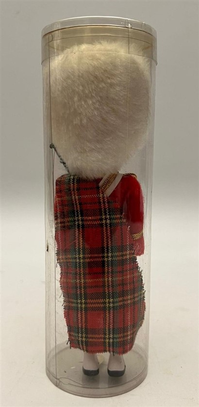 KOLEKSİYONLUK HAREKETLİ GÖZLÜ KIYAFETLERİ EL YAPIMI OYUNCAK ELBİSELİ YÖRESEL BEBEK