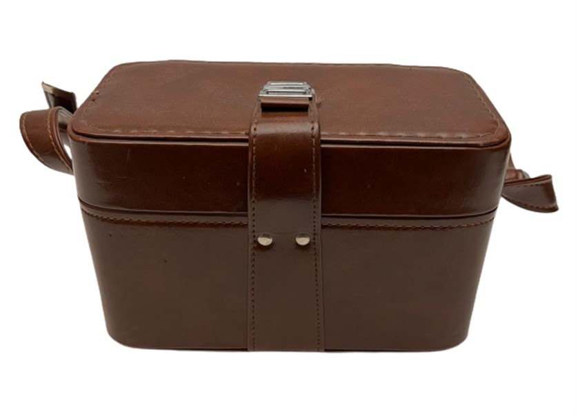 KONİCA AUTOREFLEX TC TAM SET ORİJİNAL ÇANTASINDA MEKANİK SORUNSUZ PROFOSYENEL FOTOĞRAF MAKİNESİ