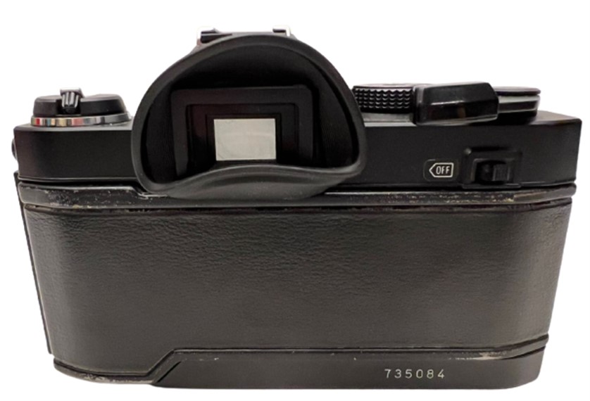 KONİCA AUTOREFLEX TC TAM SET ORİJİNAL ÇANTASINDA MEKANİK SORUNSUZ PROFOSYENEL FOTOĞRAF MAKİNESİ