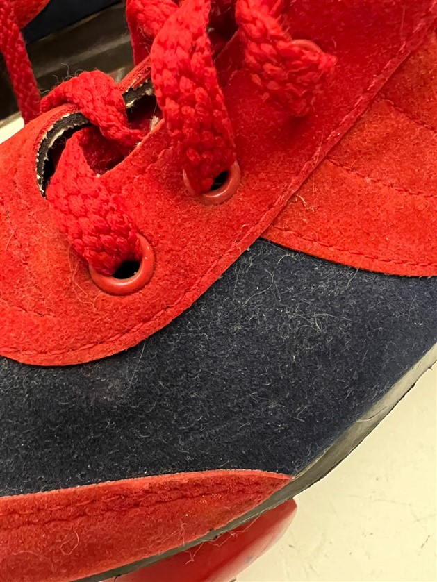 VİNTAGE ROLLER DERBY URETHANE 4 TEKERLEKLİ ORJİNAL METAL TABAN ÜZERİ KIRMIZI LACİVERT DERİ PATEN