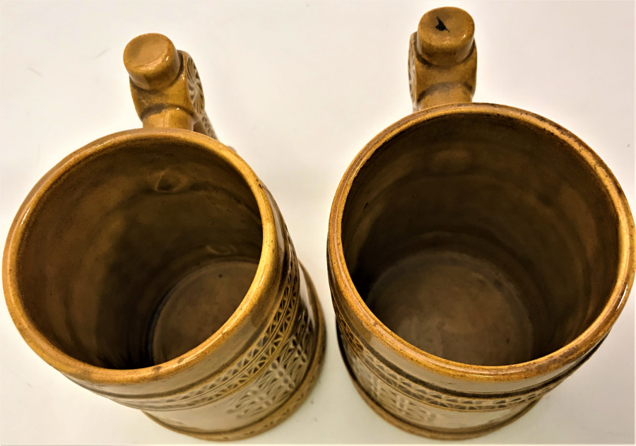 1950 TANKART  FS DAMGALI CİFT İNGİLİZ KİLİNDEN PİŞMİŞ EL YAPIM SIRLI KULPLU  CİFT 