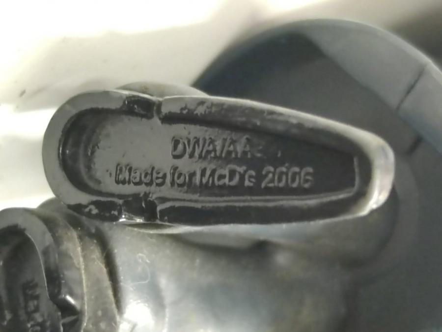 2006 WHİTEY WHİTERAT 5,5 MC DONALD'S FİLMİ AKSİYON FİGÜRÜ6DWA/AA MADE FOR MCD.S 2006  MADEİN  VİETNAM TKH  AYAKLAR ZIPLAMALI KOLLAR HAREKETLİ OYUNCAK FİGÜR  