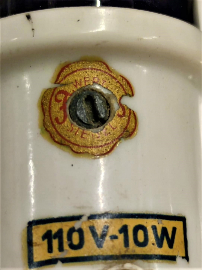 ANTİGUES FLOROS PATENT MADE İN AUSTRIA FİZİK TEDEVİSİ MOR RENKDE SI LAMBASI 110 VOLT