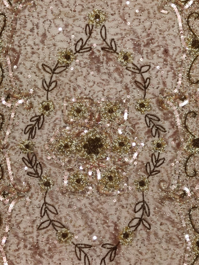 TAMAMI KÖMPLE BONCUK PUL İŞLEMELİ EL İŞLEME SEHBA ÖRTÜSÜ CANLI UCUK PEMBE TONLARDA