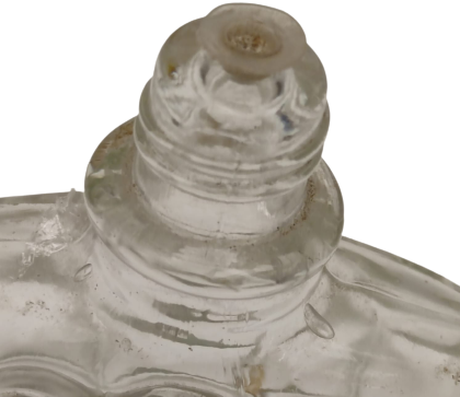 EYÜP SABRİ TUNCER METAL KAPAK YAZILI BEYAZ CAM  KOLONYA ŞİŞESİ ÜZERİ ETİKETLİ ORJINAL KAPAK