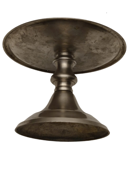 PİRİNÇ GÜMÜŞ KAPLAMA OLDUKCA GENİŞ ÜST KAİDELİ BUYUK MUMA ELVERİŞLİ COK SIK VE KULLANIŞLI DEKORATİF MASA ÜZERİ CİFT ŞAMDAN